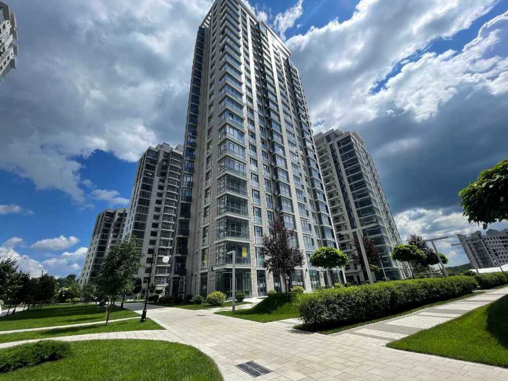 Продам 4-к квартиру Київ, Печерський, вул. Андрія Верхогляда, 17Б. 