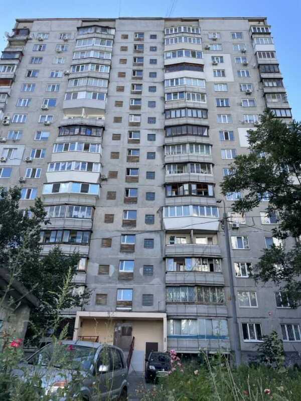 Продам 1-к квартиру Київ, Голосіївський, вул. Деміївська, 47. 