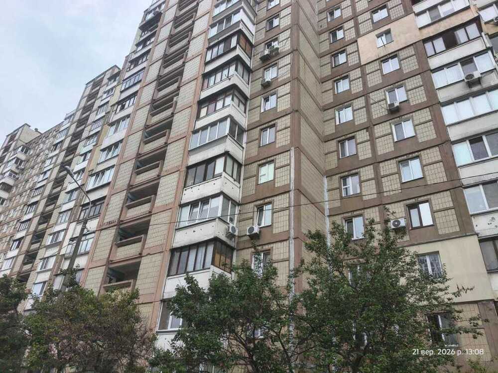 Продам 3-к квартиру Київ, Деснянський, вул. Оноре де Бальзака, 61. 
