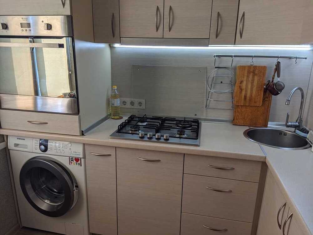 Продам 3-к квартиру Київ, Святошинський, бульв. Миколи Руденка, 19. 