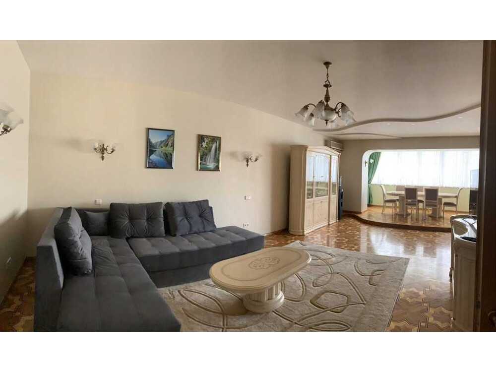 Продам 4-к квартиру Київ, Шевченківський, вул. Тургенєвська, 45-49. 