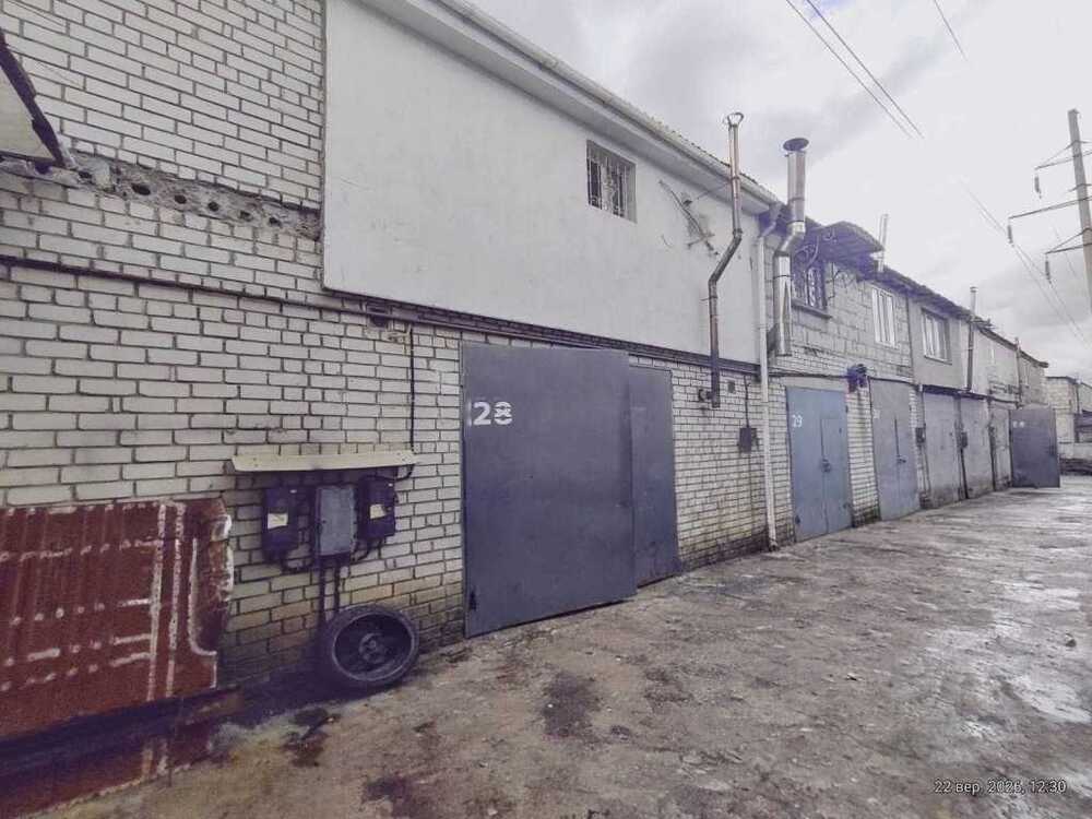 Продам  окремий гараж Київ, Деснянський, вул. Пухівська, 2. 