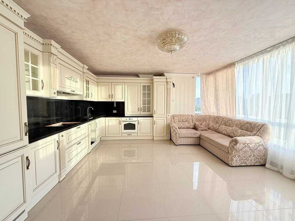 Продам 1-к квартиру Київ, Голосіївський, вул. Практична, 2. 