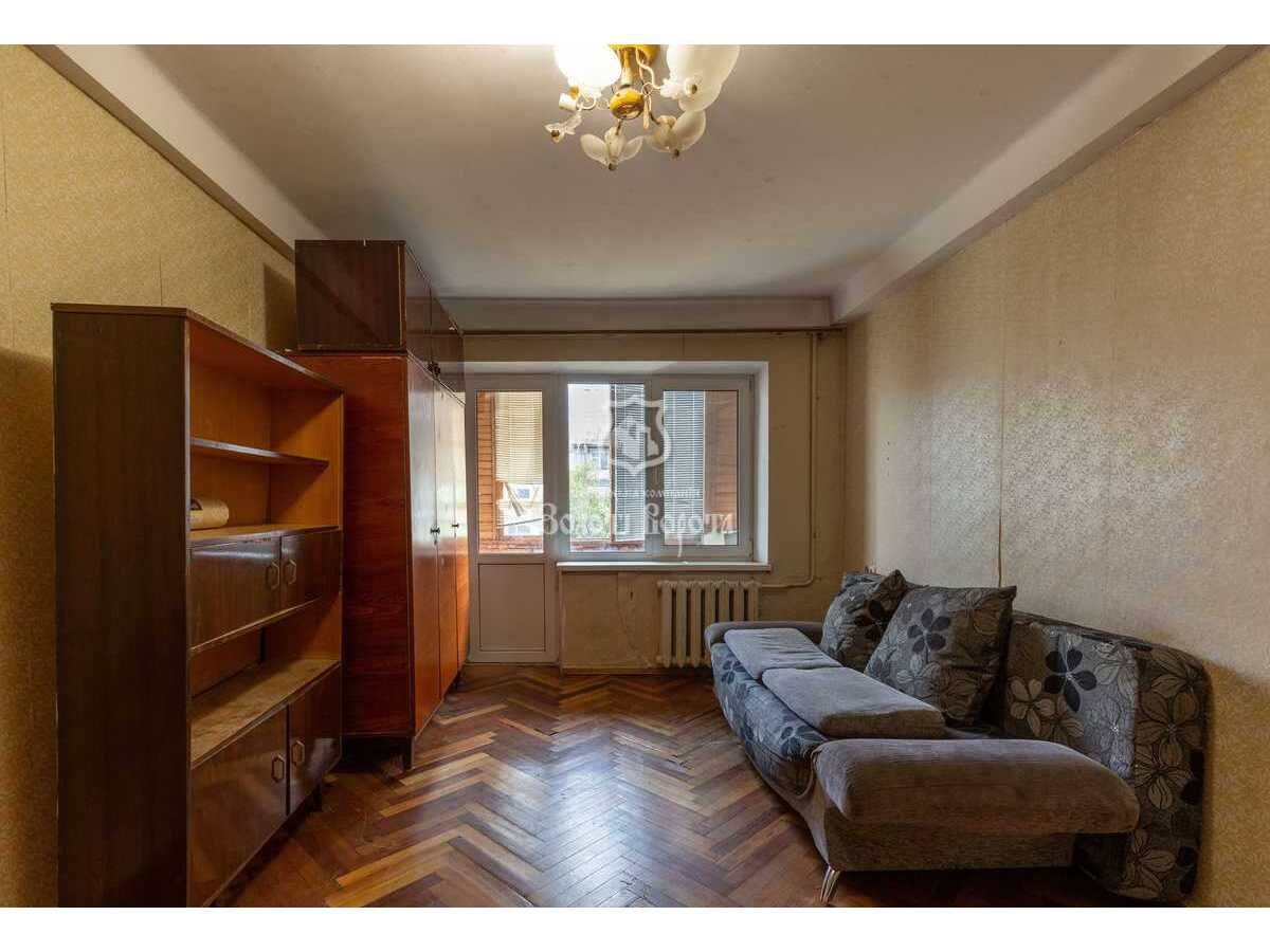 Продам 1-к квартиру Київ, Дніпровський, вул. Космічна, 3. 