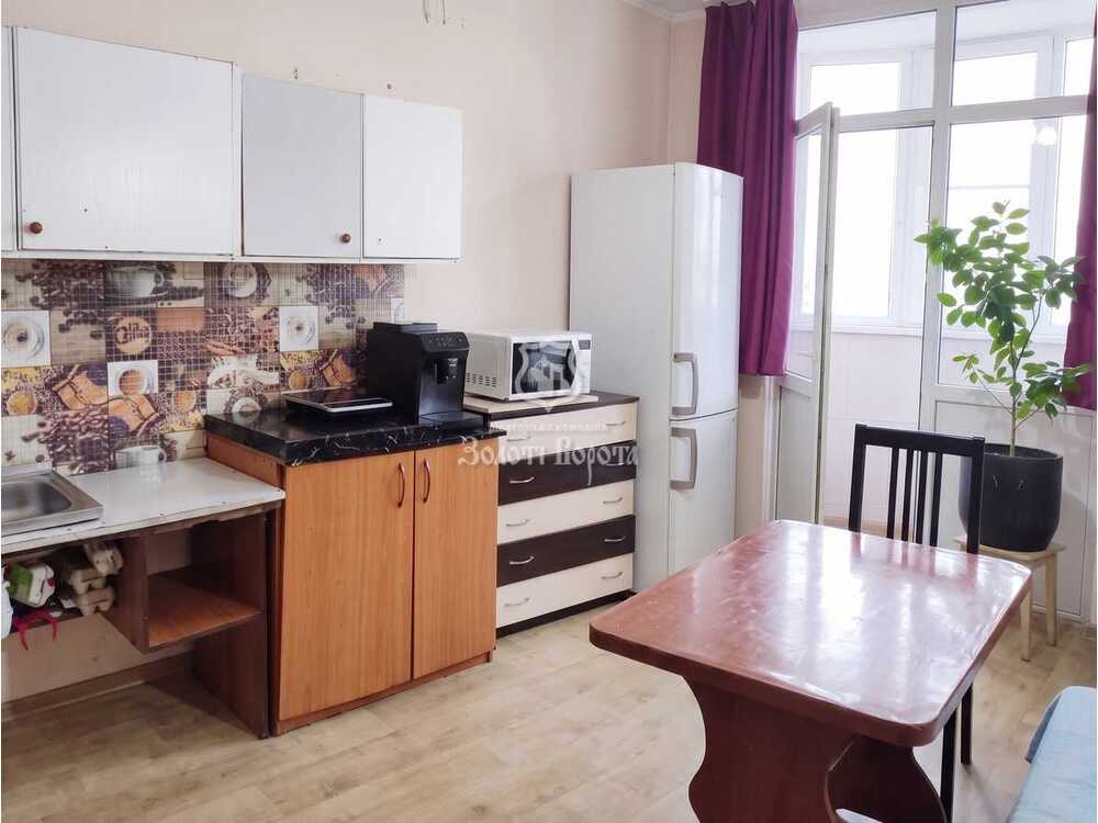 Продам 1-к квартиру Київ, Дарницький, вул. Світла, 3д. 