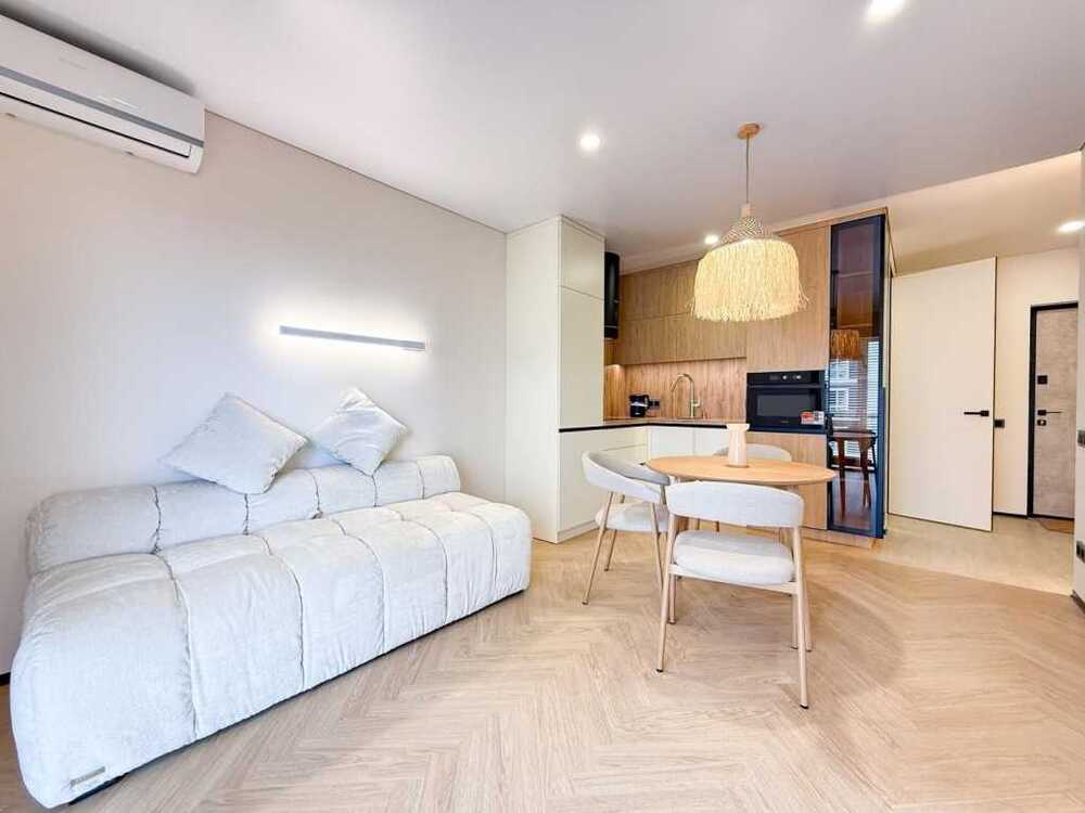 Продам 1-к квартиру Київ, Голосіївський, вул. Михайла Максимовича, 26Д. 