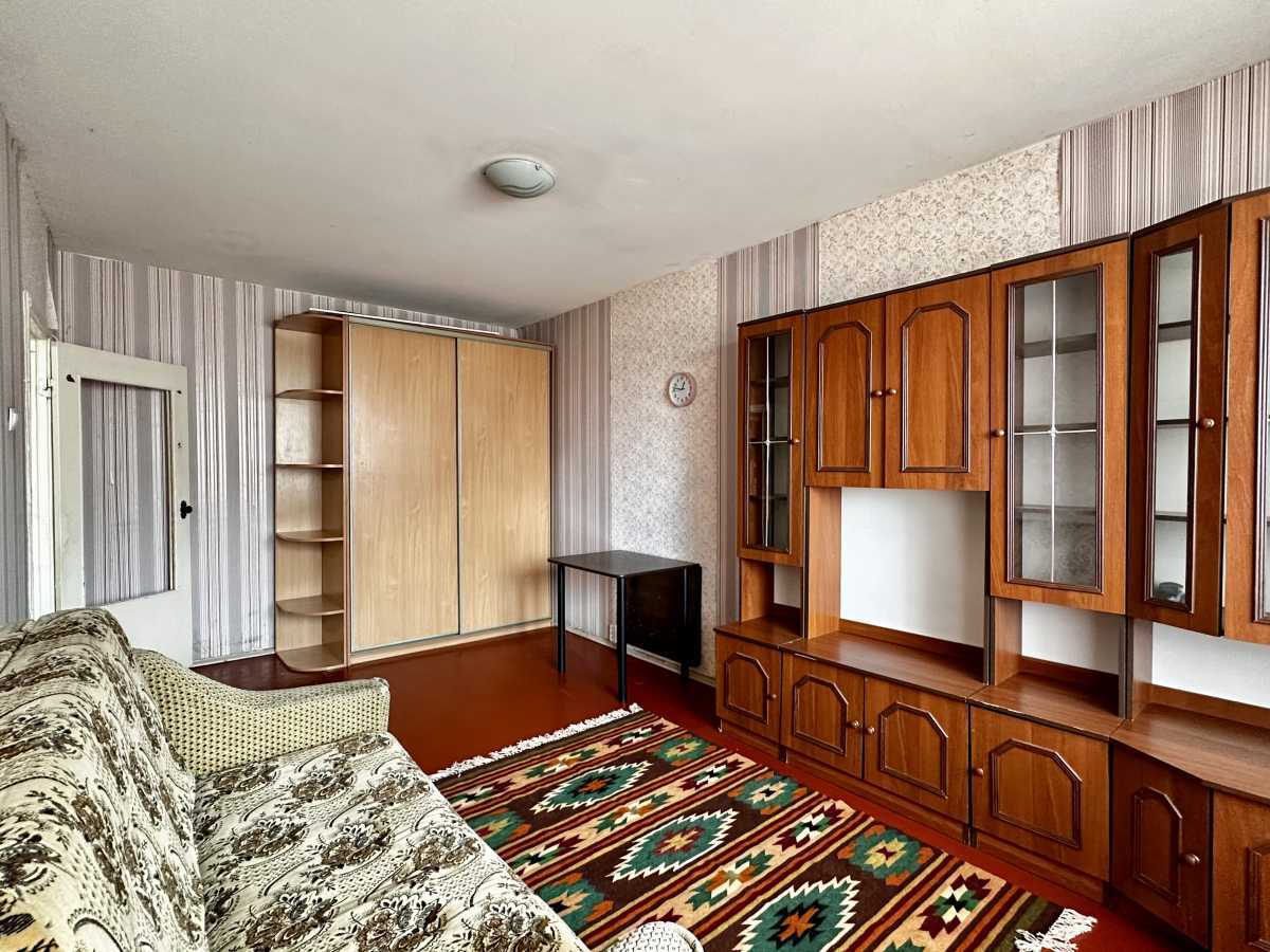 Продам 1-к квартиру Київ, Голосіївський, вул. Академіка Заболотного, 78. 