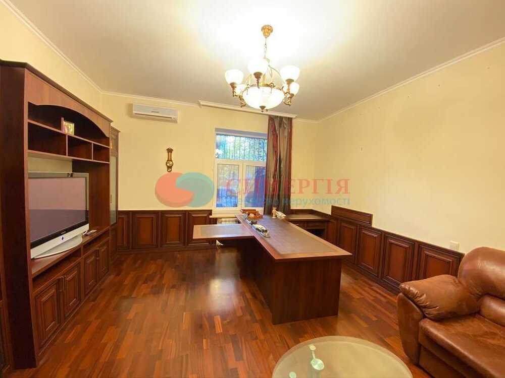 Продам  офісне приміщення Київ, Печерський, вул. Михайла Бойчука, 1А. 