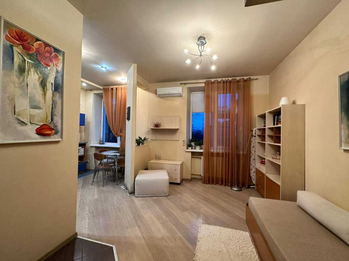 Продам 2-к квартиру Дніпро, Соборний, Чернишевського, 21. 