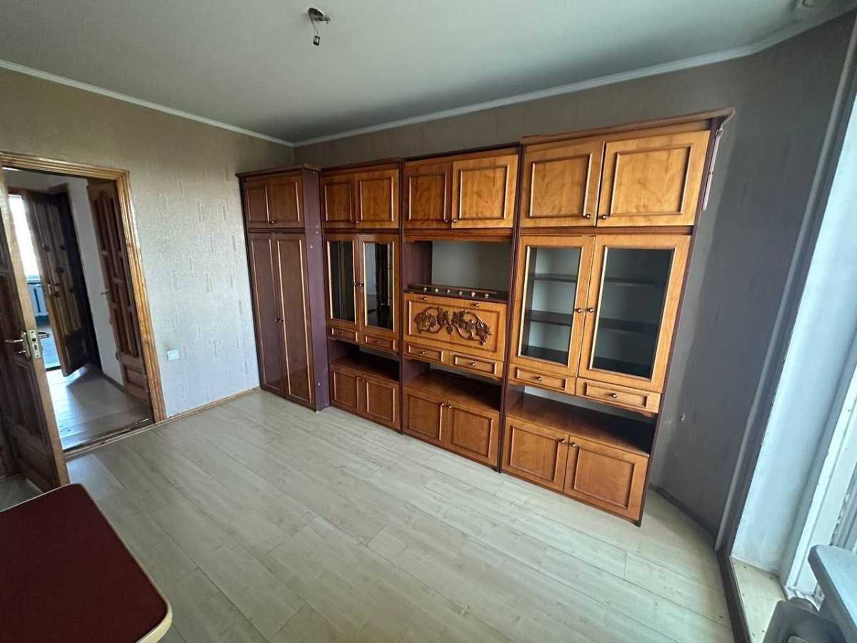 Продам 3-к квартиру Рівне, Рівне, Млинівська, 33. 