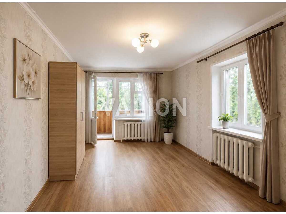 Продам 1-к квартиру Київ, Шевченківський, вул. Деревлянська, 21. 