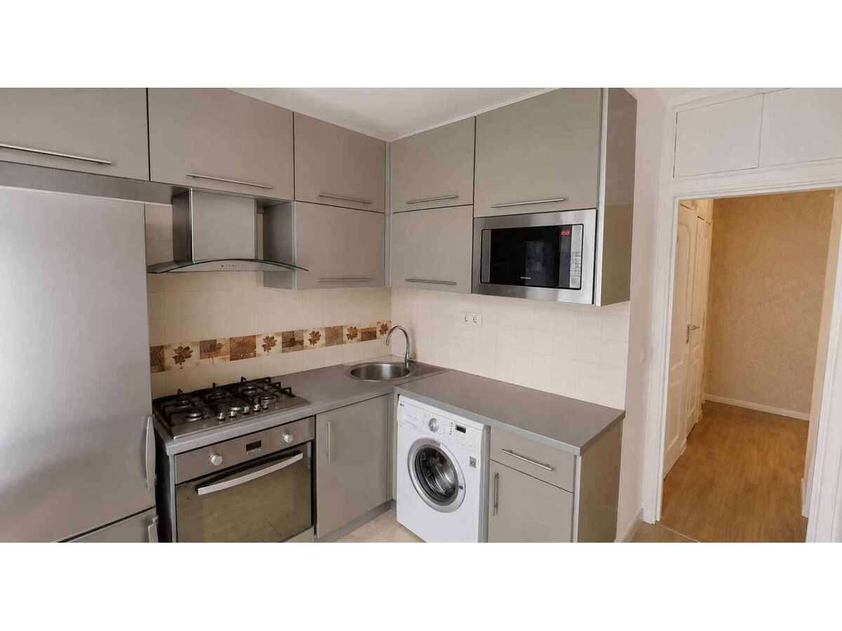 Продам 2-к квартиру Київ, Шевченківський, вул. Бакинська, 37. 