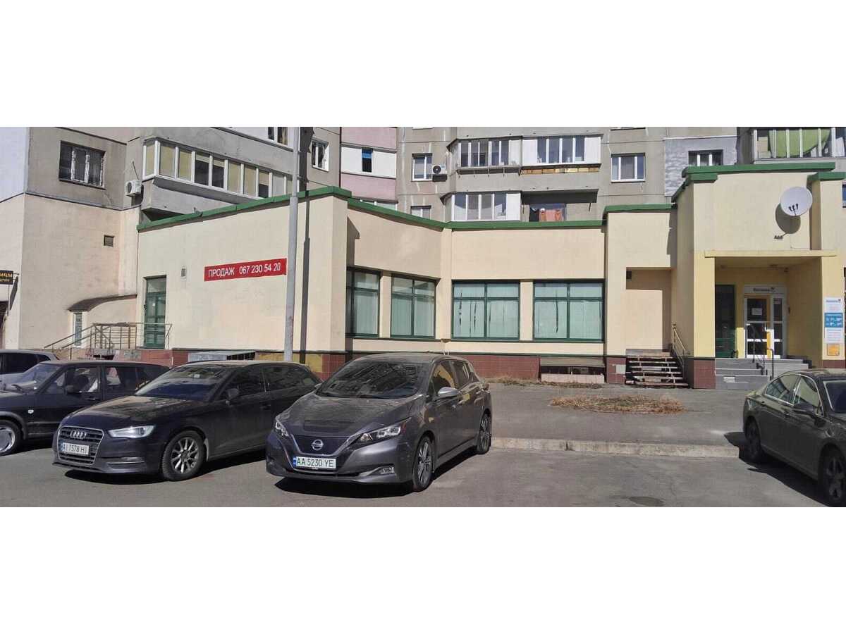Продам  торгову площу Київ, Деснянський, вул. Оноре де Бальзака, 4. 