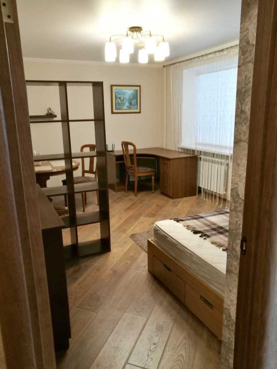 Здам довгостроково 2-к квартиру Київ, Солом`янський, бульв. Чоколівський, 3. 