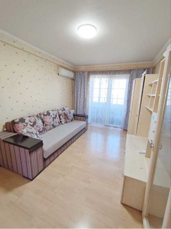 Продам 3-к квартиру Київ, Дніпровський, вул. Плеханова, 4а. 