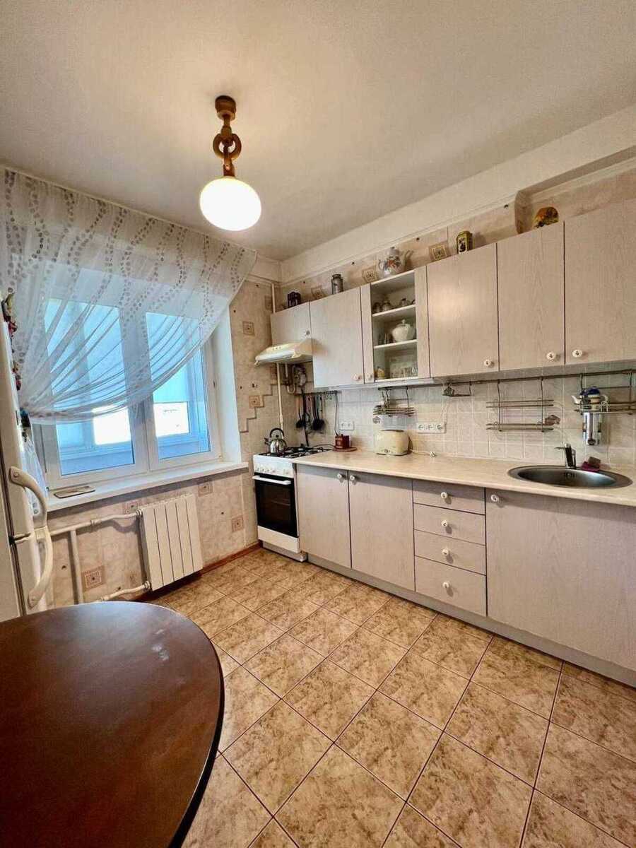 Продам 2-к квартиру Київ, Оболонський, вул. Маршала Тимошенка, 2. 