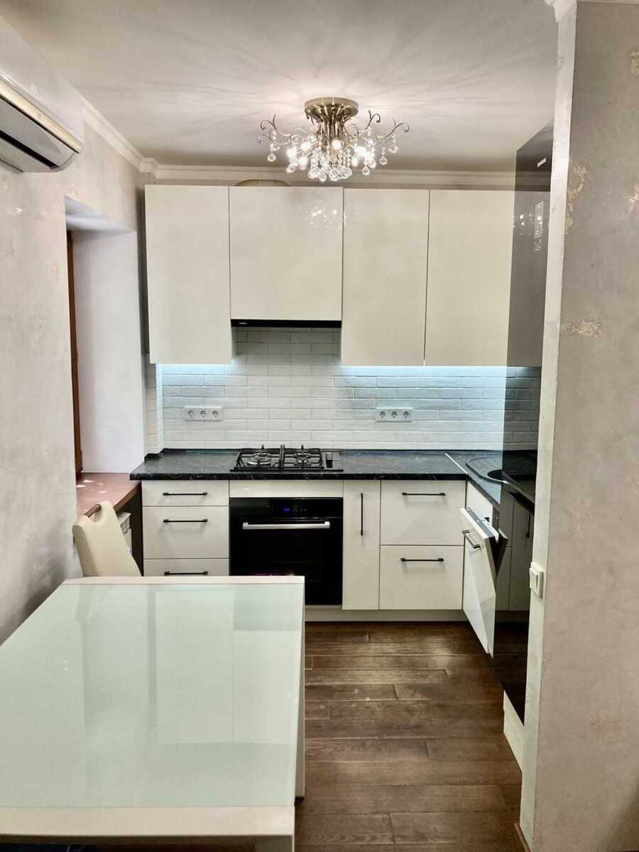 Продам 2-к квартиру Київ, Шевченківський, вул. Бориса Житкова, 3. 