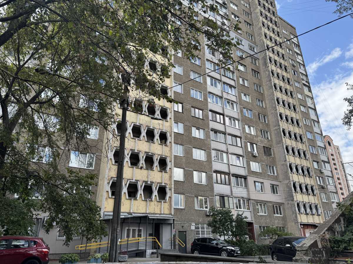 Продам 3-к квартиру Київ, Солом`янський, вул. Вадима Гетьмана, 40. 