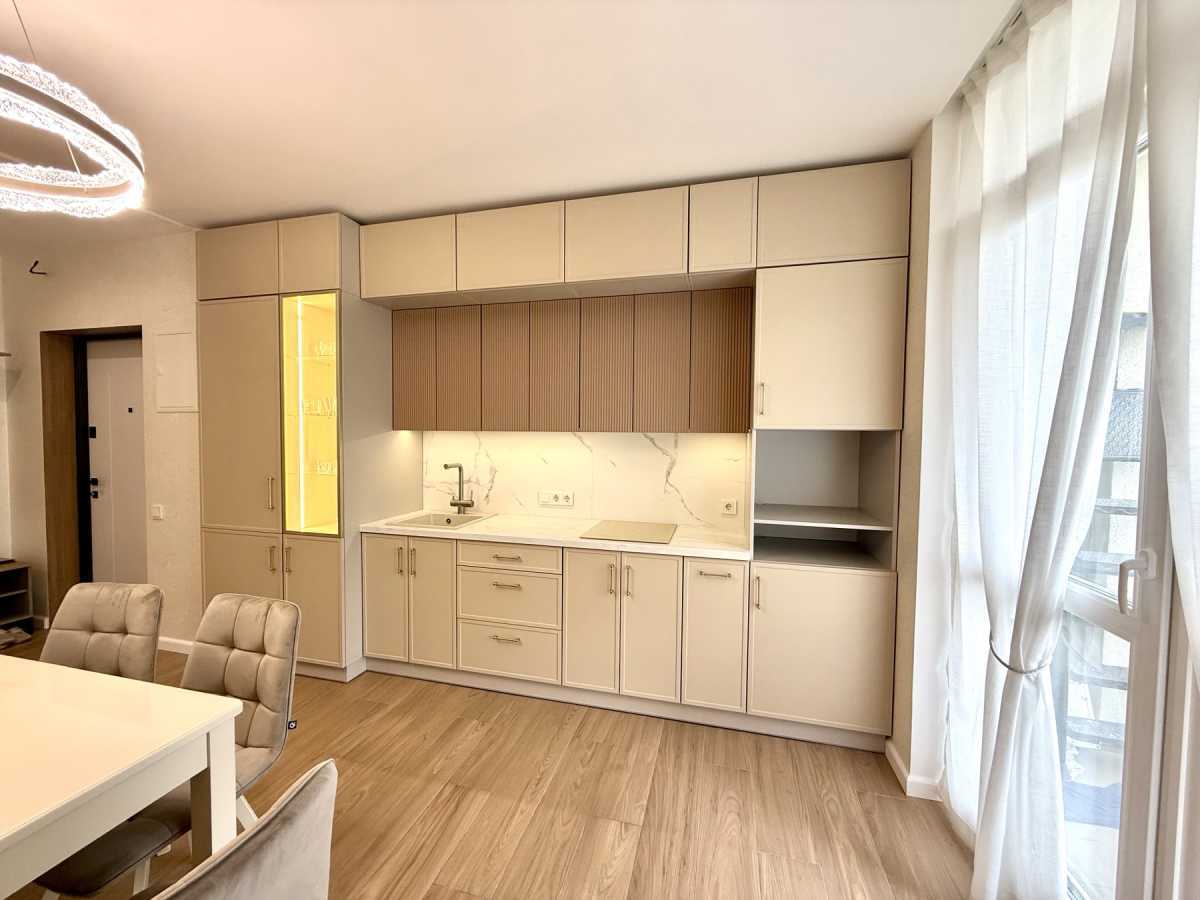 Продам 2-к квартиру Броварський, Бровари, Чорновола, 17. 