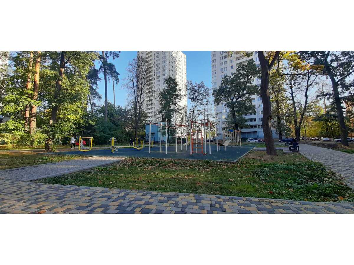 Продам 2-к квартиру Київ, Святошинський, вул. Верховинна, 35. 