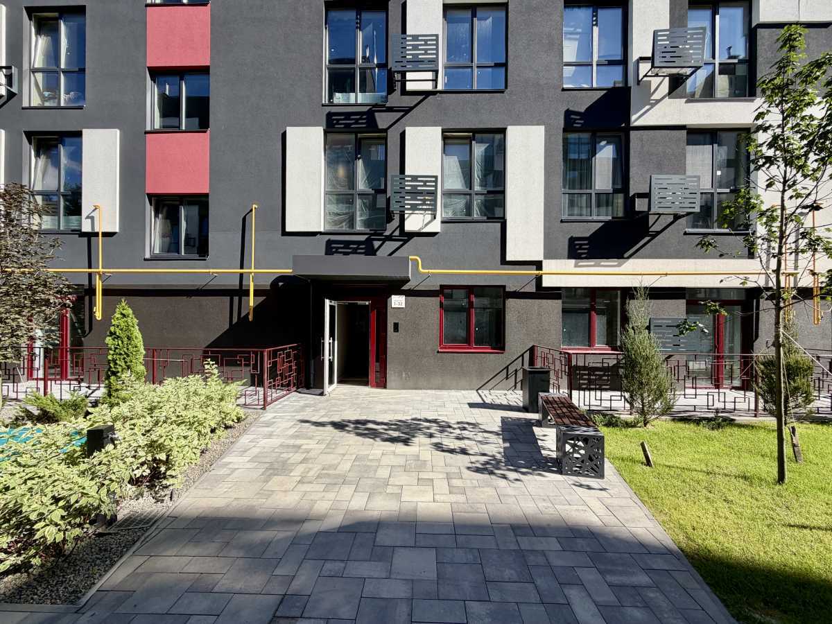 Продам 1-к квартиру Фастівський, Гатне, Інститутська, 1. 