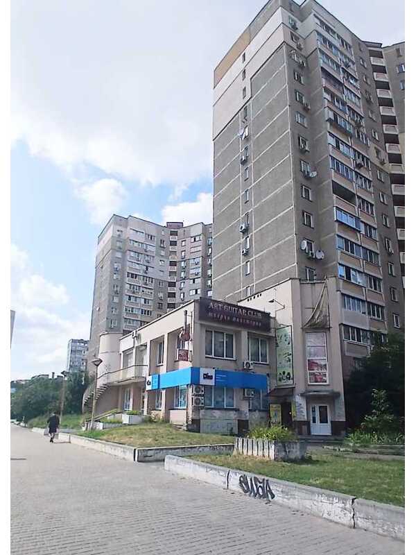 Продам  об`єкт сфери послуг Київ, Подільський, просп. Василя Порика, 7Б. 