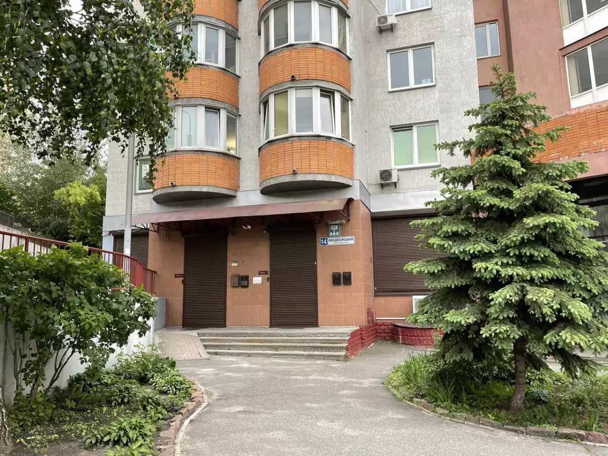 Продам  офісне приміщення Київ, Голосіївський, пров. Феодосійський, 14. 