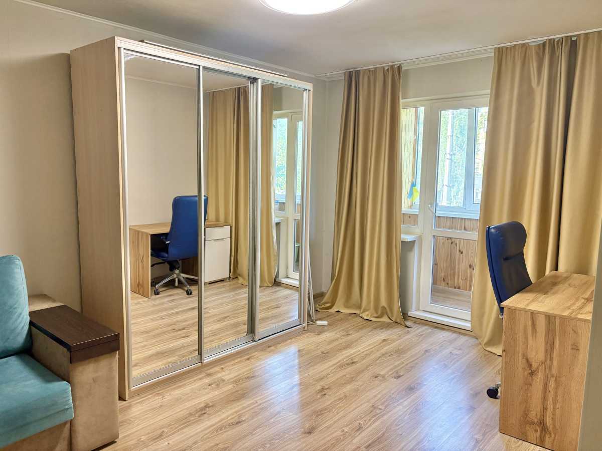 Продам 1-к квартиру Київ, Солом`янський, бульв. Вацлава Гавела, 40. 