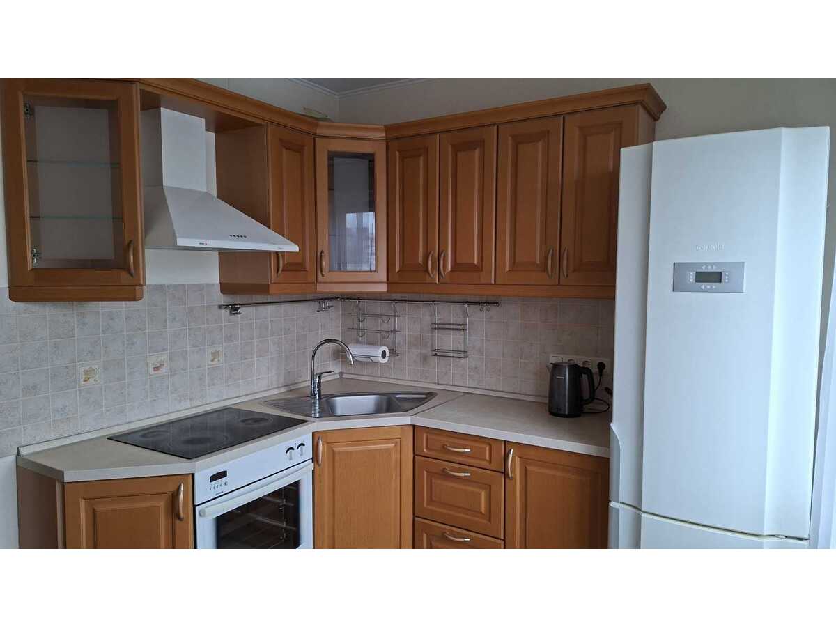 Продам 3-к квартиру Київ, Деснянський, просп. Володимира Маяковського, 3а. 