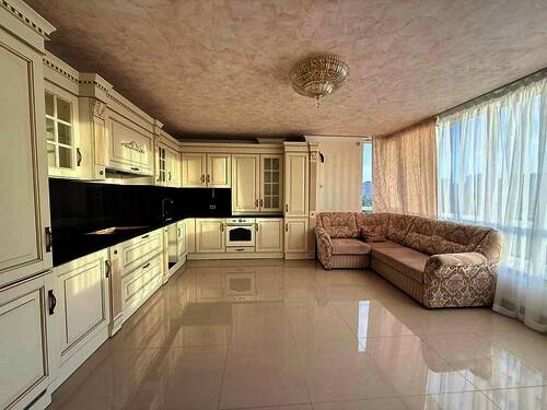 Продам 1-к квартиру Київ, Голосіївський, вул. Практична, 2. 