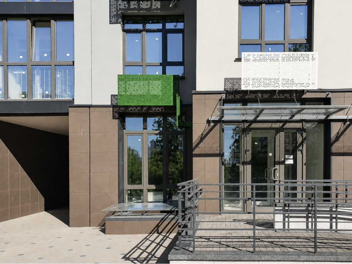 Продам  об`єкт сфери послуг Київ, Подільський, вул. Тираспольська, 54. 