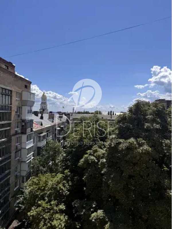 Продам 2-к квартиру Київ, Печерський, вул. Лаврська, 4. 