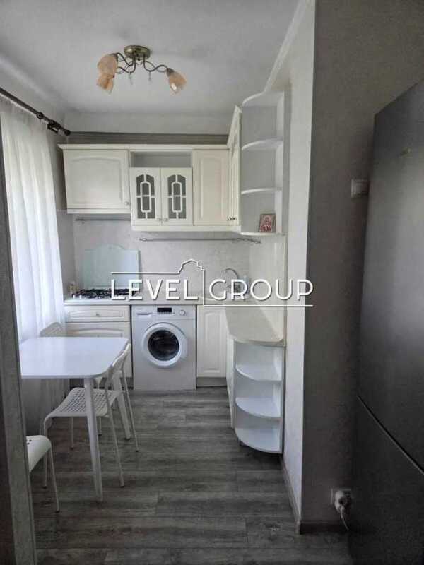Продам 2-к квартиру Київ, Печерський, бульв. Миколи Міхновського, 28а. 