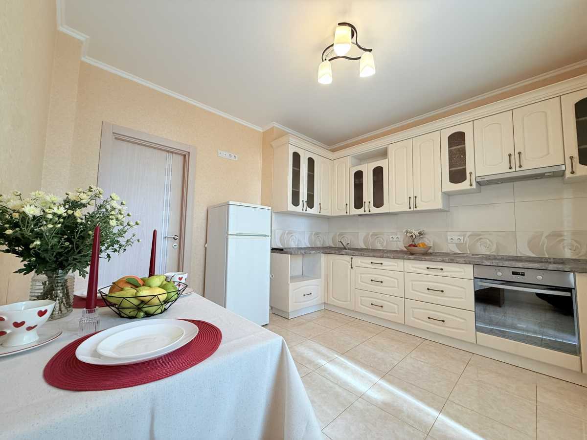Продам 1-к квартиру Київ, Шевченківський, вул. Сікорського, 4г. 