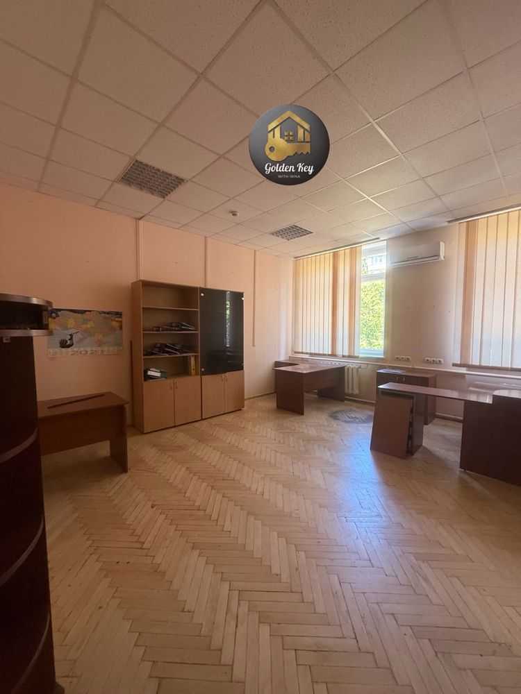 Здам довгостроково  офісне приміщення Київ, Печерський, вул. Євгена Коновальця, 31. 