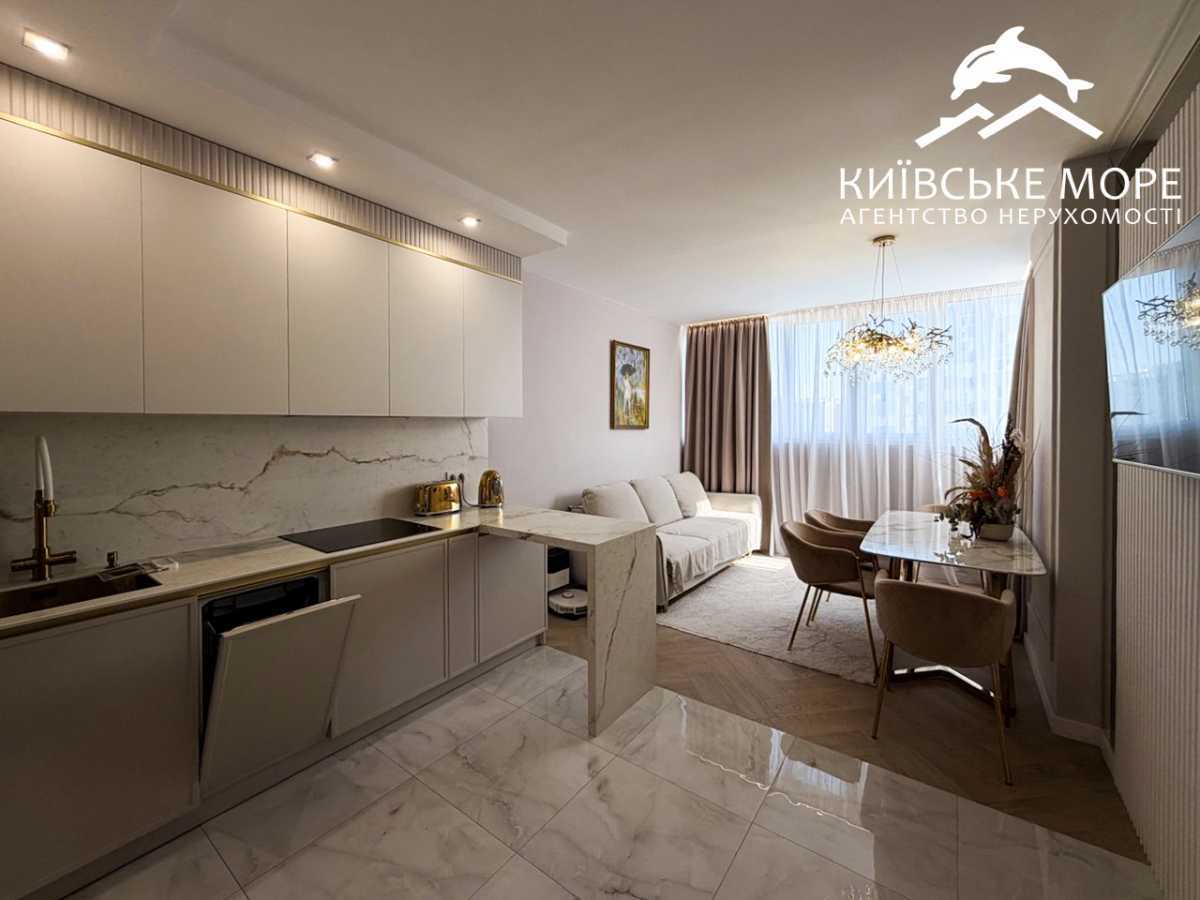Продам 2-к квартиру Київ, Дніпровський, вул. Воскресенська, 16Б. 