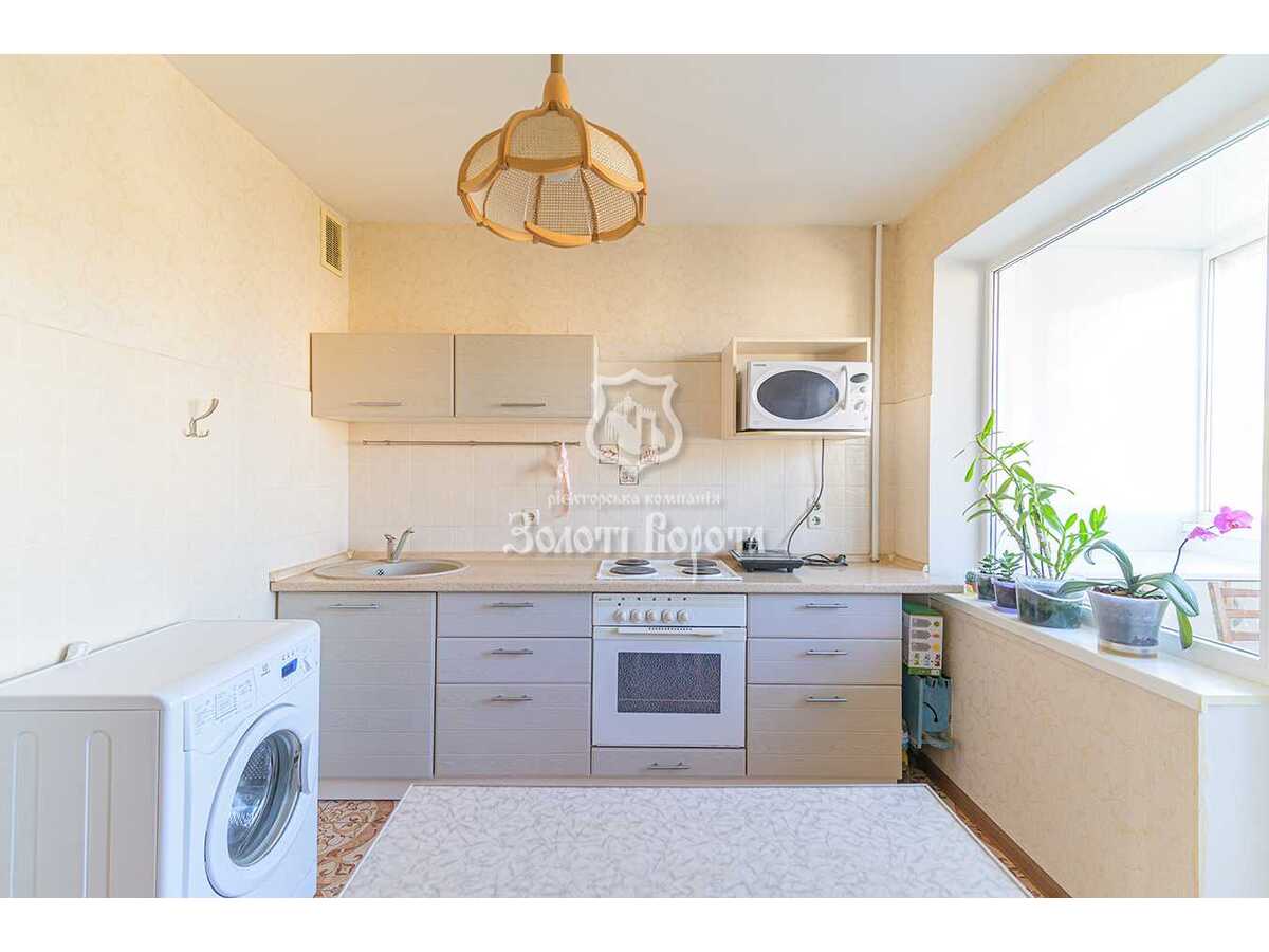 Продам 3-к квартиру Київ, Голосіївський, вул. Маршала Якубовського, 5. 