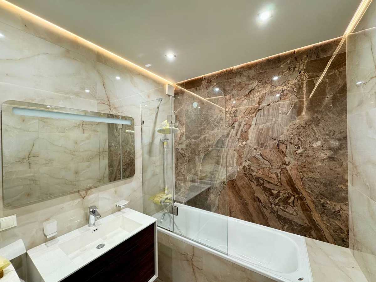 Продам 2-к квартиру Київ, Голосіївський, вул. Михайла Максимовича, 9в. 
