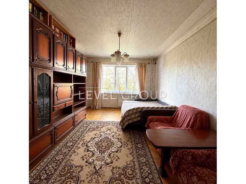 Продам 3-к квартиру Київ, Голосіївський, вул. Лятошинського, 8а. 