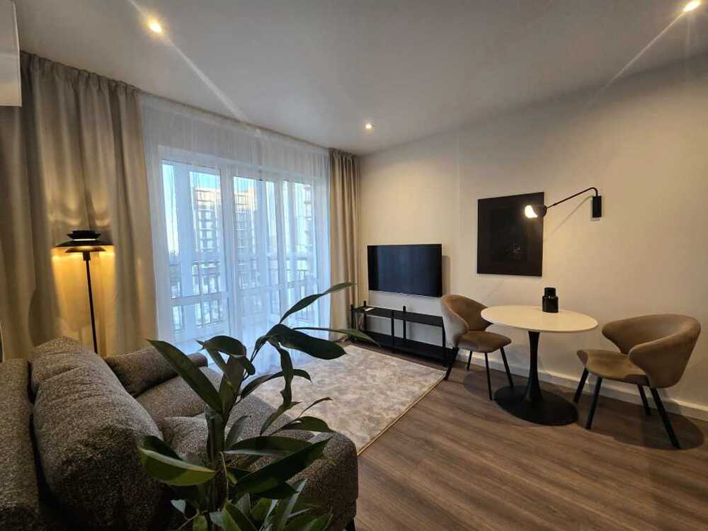 Продам 1-к квартиру Київ, Голосіївський, вул. Метрологічна, 107А. 
