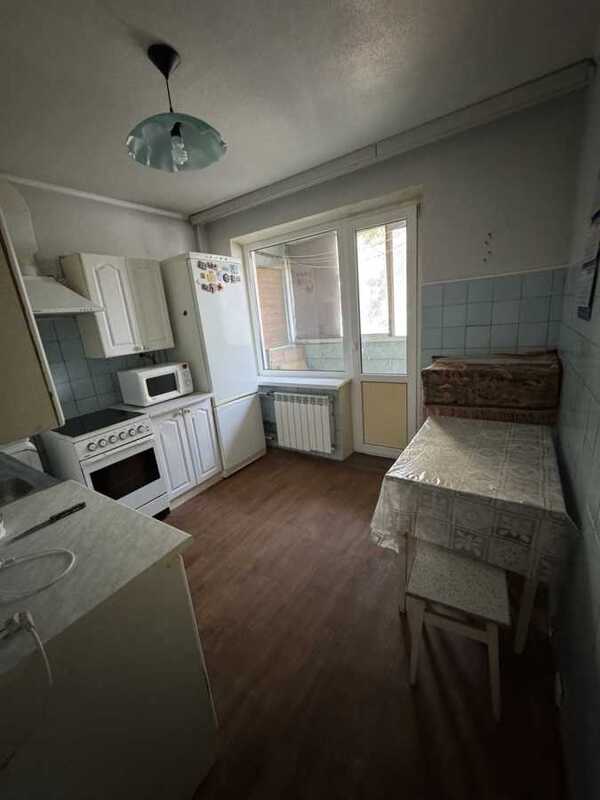 Продам 1-к квартиру Київ, Дніпровський, просп. Романа Шухевича, 2Б. 