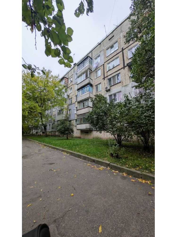 Продам 2-к квартиру Кропивницький, Фортечний, Г. Рятувальників, 10. 
