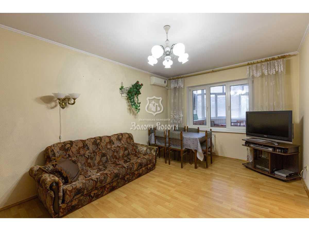 Продам 3-к квартиру Київ, Дарницький, шосе Харківське, 158. 