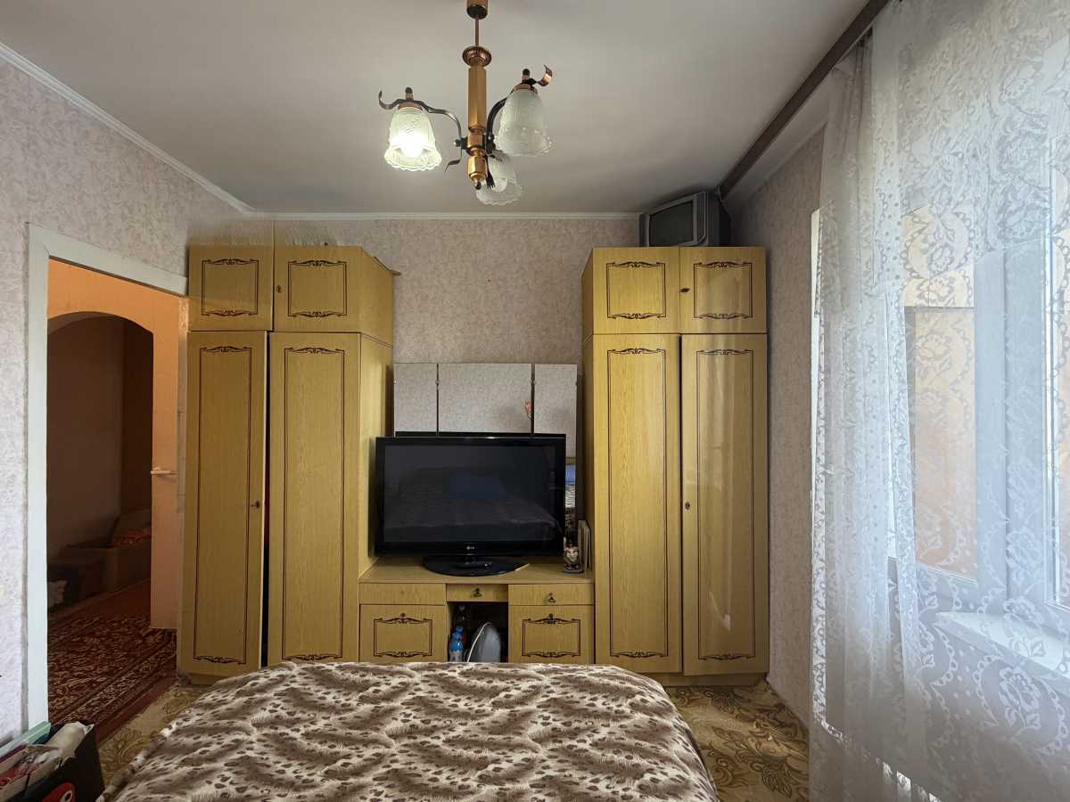 Продам 3-к квартиру Київ, Дарницький, вул. Здолбунівська, 7а. 