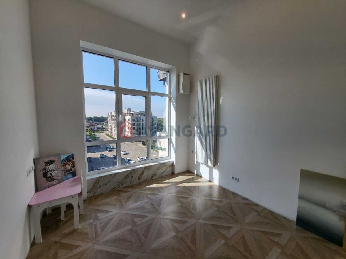 Продам 2-к квартиру Київ, Голосіївський, вул. Метрологічна, 56Б. 