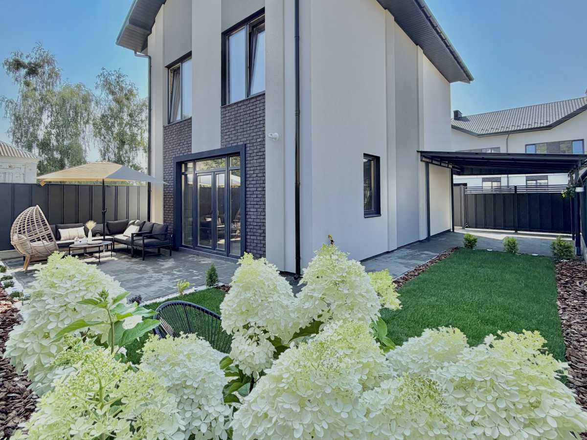 Продам 5-к дім Бучанський, Ірпінь, Вінграновського, 24а. 