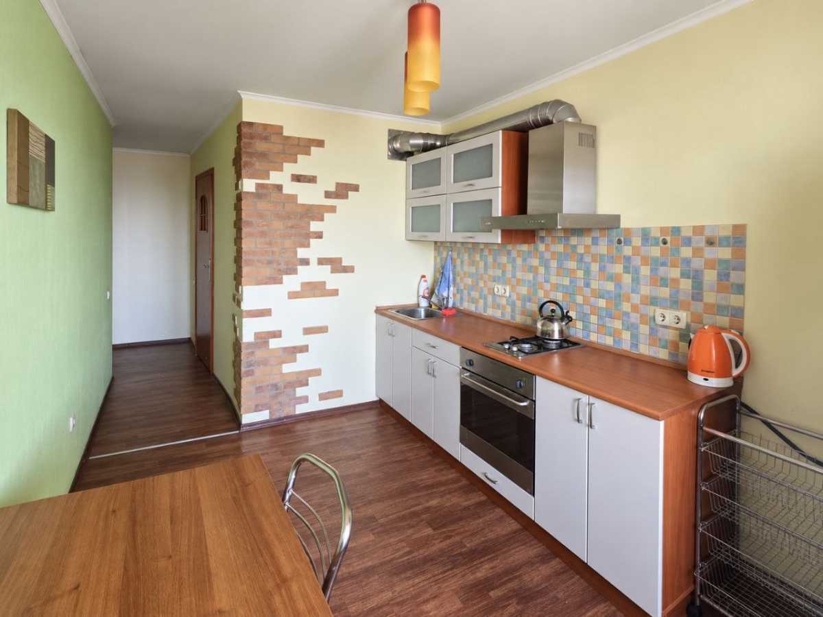 Продам 1-к квартиру Київ, Печерський, вул. Чеська. 