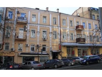 Фасадного помещения  в центре  ул Прорезная под кафе, ресторан, офис,магазин.