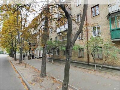 1ком. продам Печерск, ул. Неманская, 5 возле метро