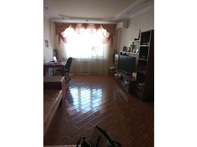 Продаи 4-х комнатную квартиру на Днепровской набережной 23